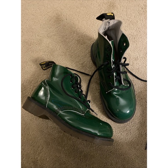 Shoes - VINTAGE 1990'S‎ SHINY GREEN DR. MARTENS AIRWAIR BOUNCING SOLES SIZE 4